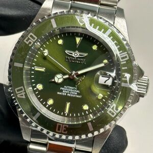 Invicta Pro Diver 35690 Automatic 24-Jewels Green Dial Date Silver SS 40mm Watch
